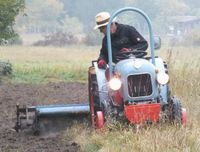 Erde umgraben, fräsen, pflügen, Traktor Fräse Baden-Württemberg - Bad Friedrichshall Vorschau