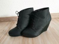 H&M Stiefelette, Keilabsatz, schwarz, Gr. 38, mit Schnürung Sachsen - Ehrenfriedersdorf Vorschau