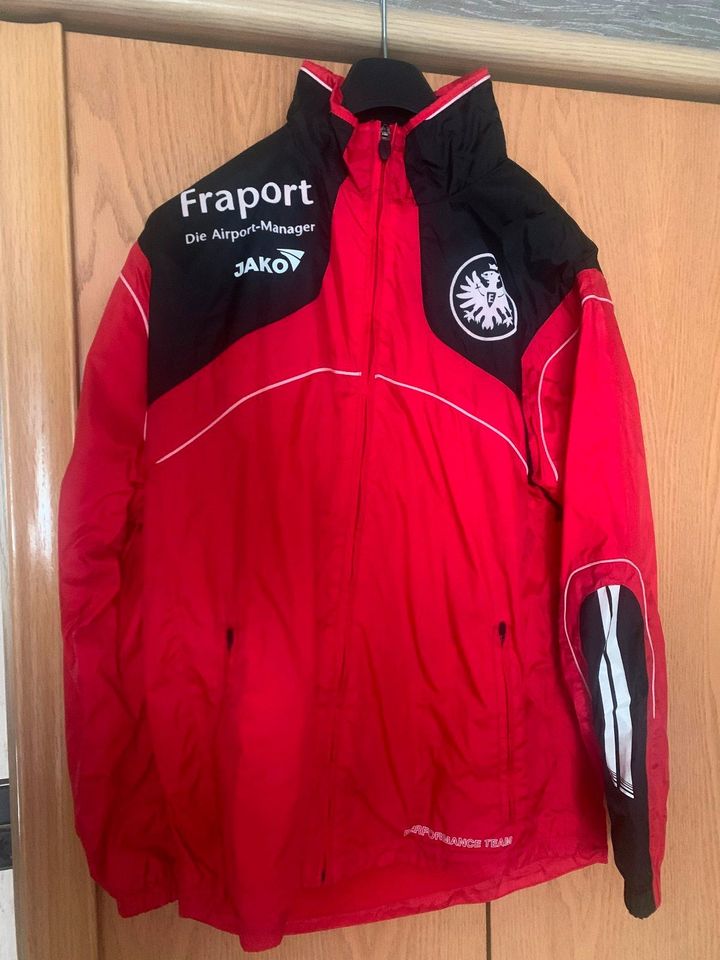 Eintracht Frankfurt Regenjacke Gr. M in Hessen - Habichtswald | eBay  Kleinanzeigen ist jetzt Kleinanzeigen