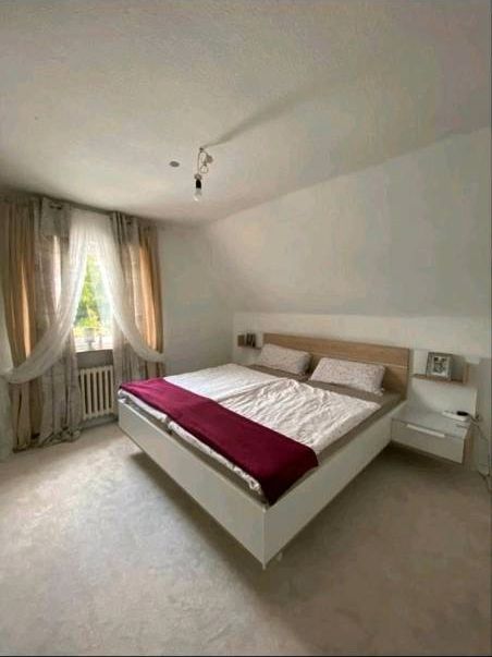 Neuwertiges Doppelbett mit Nachttisch und Beleuchtung in Lingen (Ems)