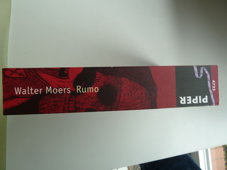 RUMO & DIE WUNDER IM DUNKELN von Walter Moers in Stade