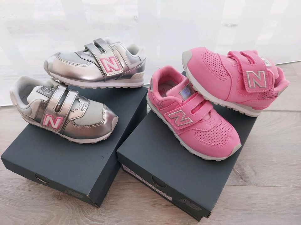 Baby Schuhe Gr. 25 von H&M, Adidas in Wunstorf