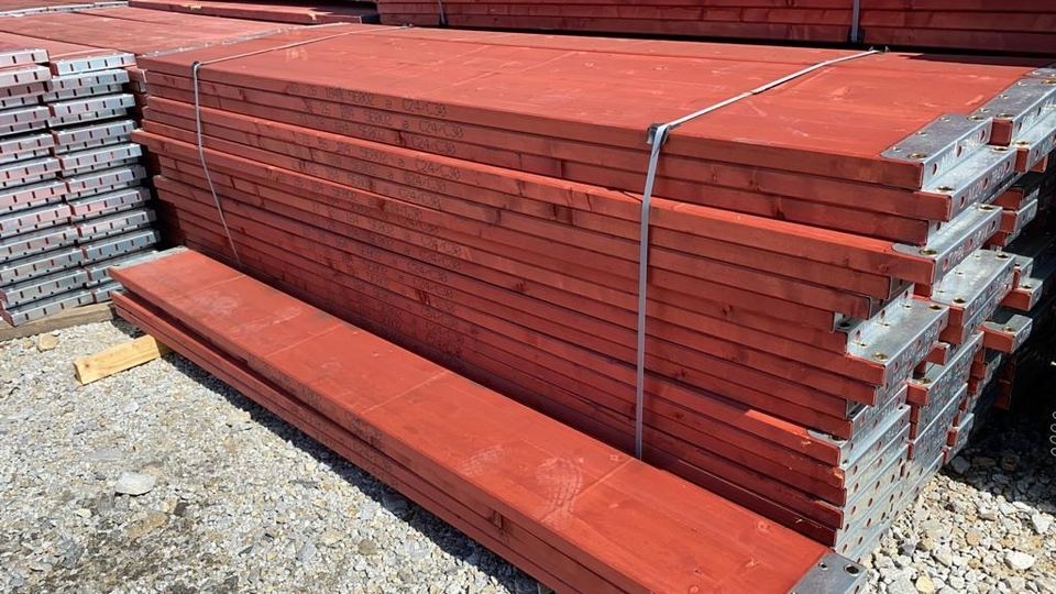 Holzboden Gerüst 48 qm (12x4m) mit Bordbretter 3 m Feld Neues Fassadengerüst Gerüstbau Baugerüst in Lengede