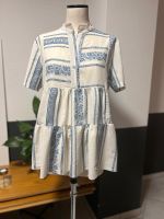 Sehr schöne Baumwoll-Bluse mit Jquard-Details, creme-blau, S-M, Baden-Württemberg - Emmendingen Vorschau