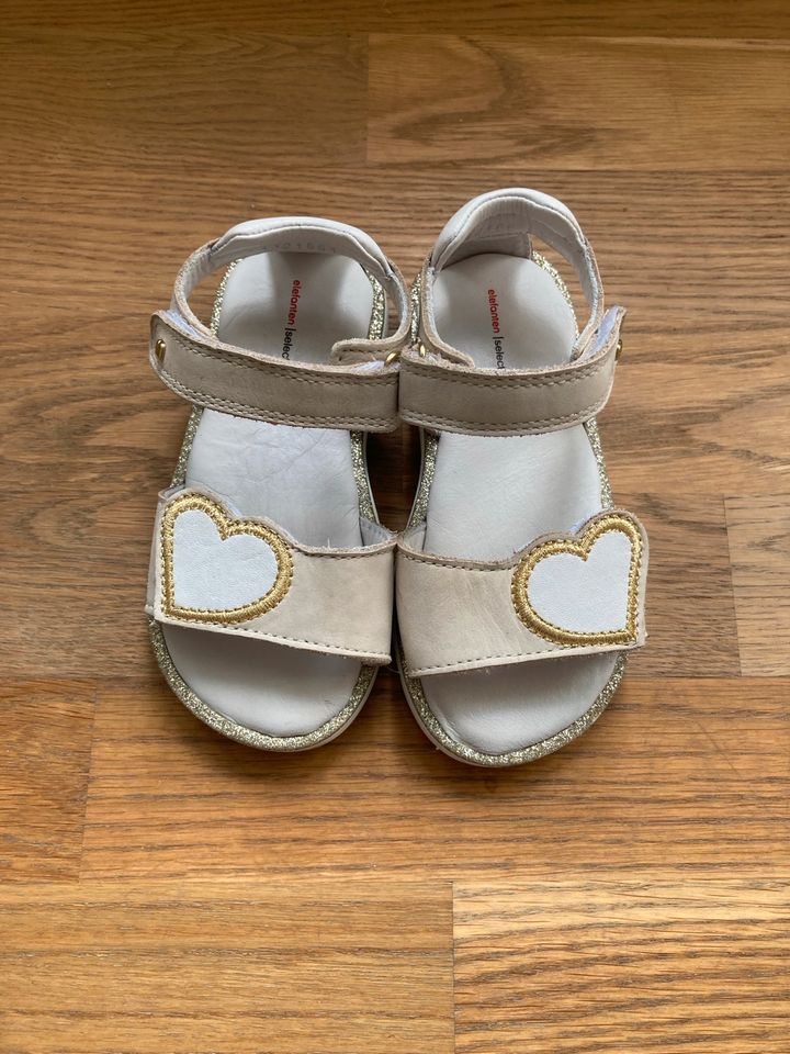 Beige elefanten Sandalen in Größe 24 in Berlin