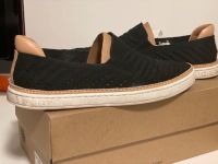 Ugg Sammy Chevron Slipper weiß + schwarz zusammen  Grösse 38/7 Baden-Württemberg - Rutesheim   Vorschau