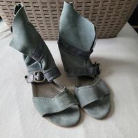 Tamaris Sandalen Schaftsandalen Velourleder Wildleder blau 39 Sachsen - Aue Vorschau