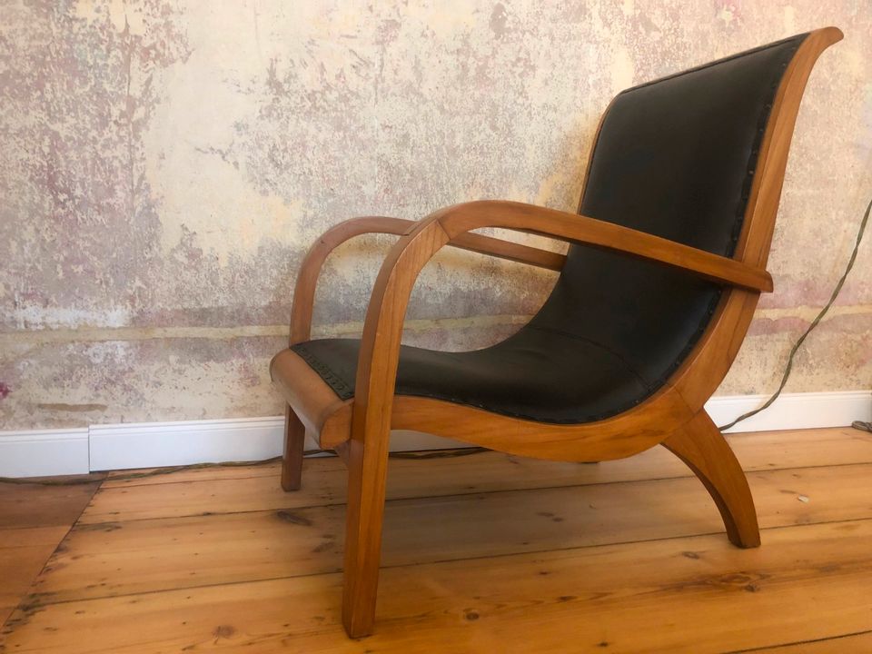 Teak & Leder Sessel / Lounge Chair im Mid Century / Art Deco Stil in Berlin