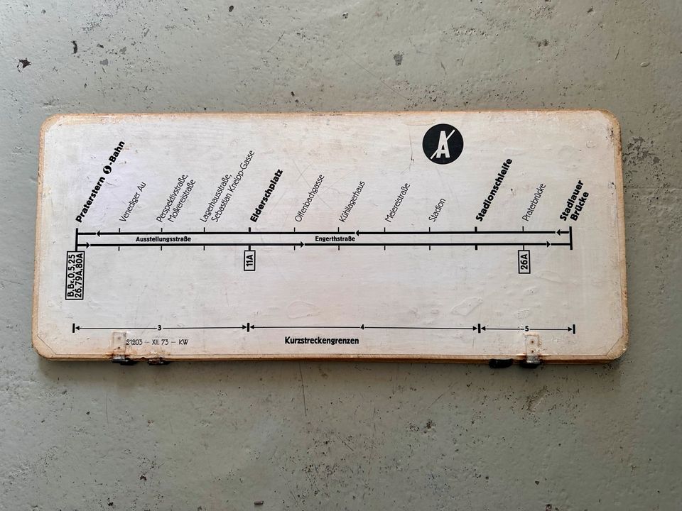 Straßenbahnschild / Linienschild, Wien in Dresden