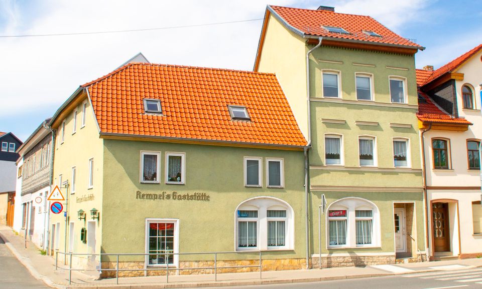 Wohnhaus mit Gewerbeeinheit in Zentrumslage von Apolda in Apolda