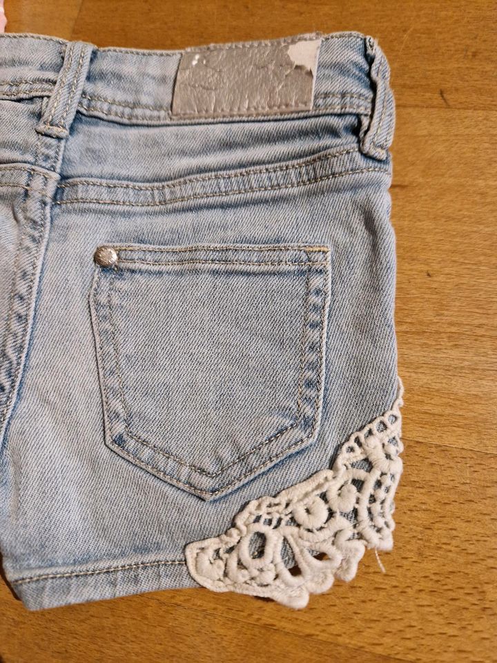 Sommer Shorts 98/104 kurze Hosen H&M Jeans Spitze Leo vertbaudet in Bergisch Gladbach