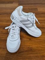 Adidas Turnschuhe/Sneaker Gr 38 2/3 Leipzig - Schleußig Vorschau