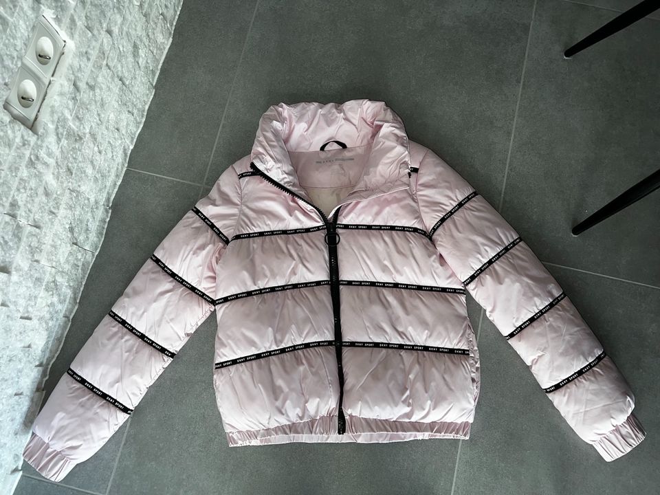 DKNY Winterjacke Jacke Donna Karan rosa rose XS/S in Sindelfingen