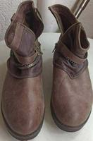 Schicke Marken Stiefel Young Spirit London mit Kette Größe 41 NEU Berlin - Reinickendorf Vorschau