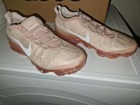 Nike W Air Vapormax Größe 39 für Damen Berlin - Reinickendorf Vorschau