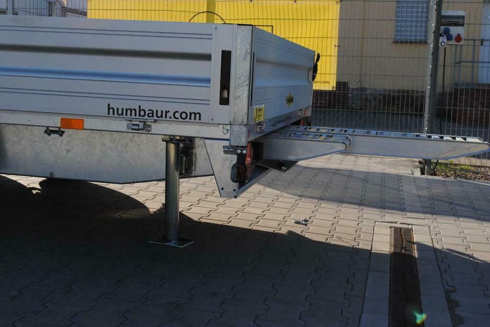 Humbaur Anhänger HN 304121 Niedriglader NEU in Belm