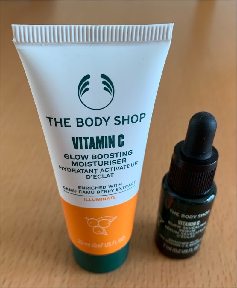 The Body Shop Vitamin C Glow Boosting Moisturiser Revealing Serum in Düsseldorf