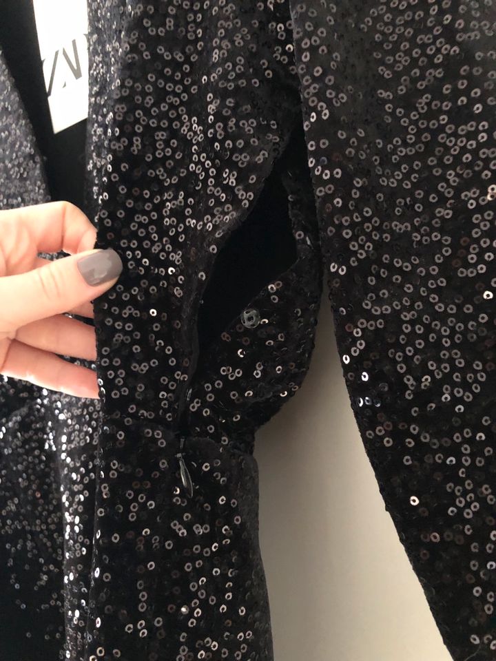 Zara minikleid Kleid samtkleid Pailletten langärmlig schwarz S in Oyten