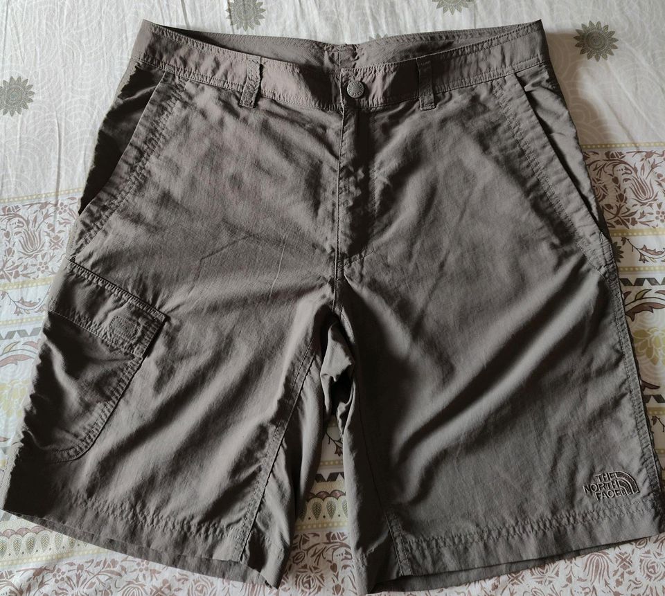 North Face Herren Shorts Gr. 34 in Mahlow