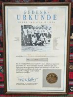 Gedenkurkunde und Medaille WM 1954 mit Unterschrift Fritz Walter Hamburg - Altona Vorschau