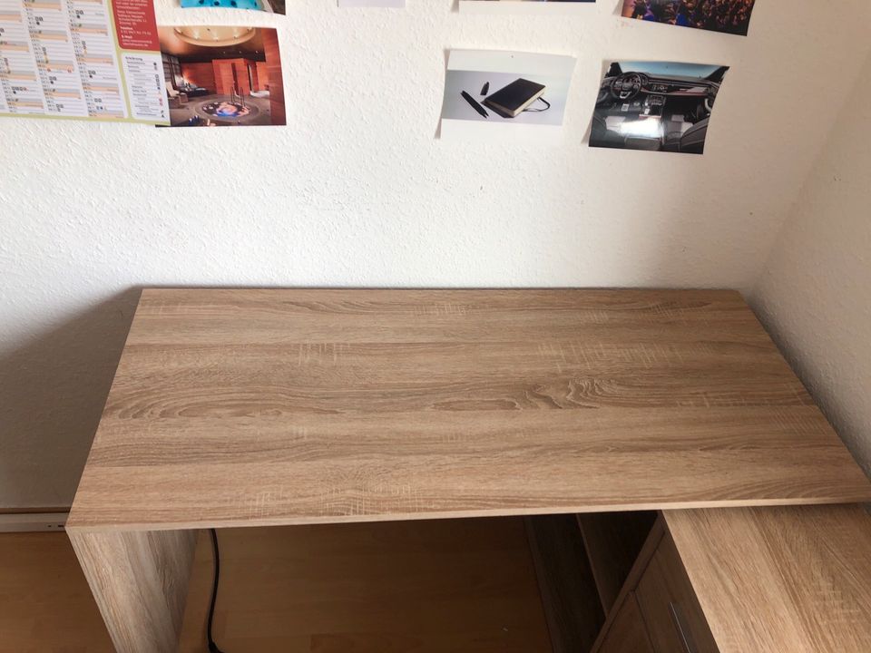 Schreibtisch L-Form in Obertshausen