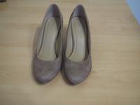 Pumps/High Heels Graceland beige Samt Gr 40 Absatzhöhe ca 8cm Hessen - Florstadt Vorschau