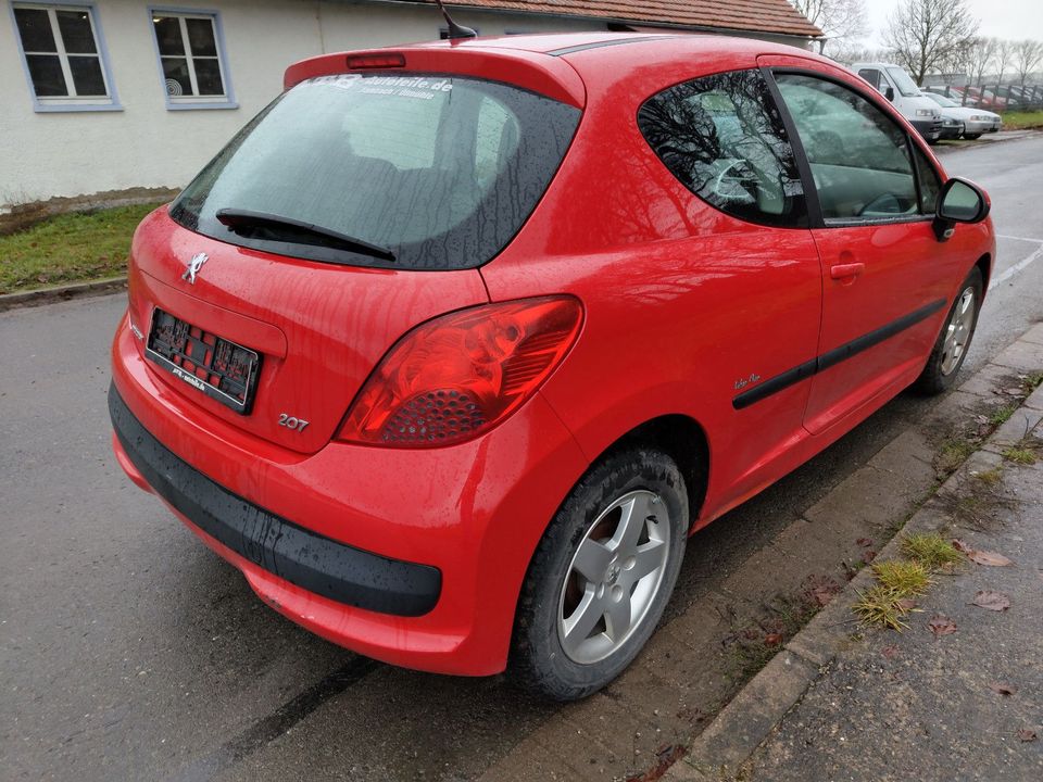 Peugeot 207 Urban Move TÜV Neu in Weinbergen