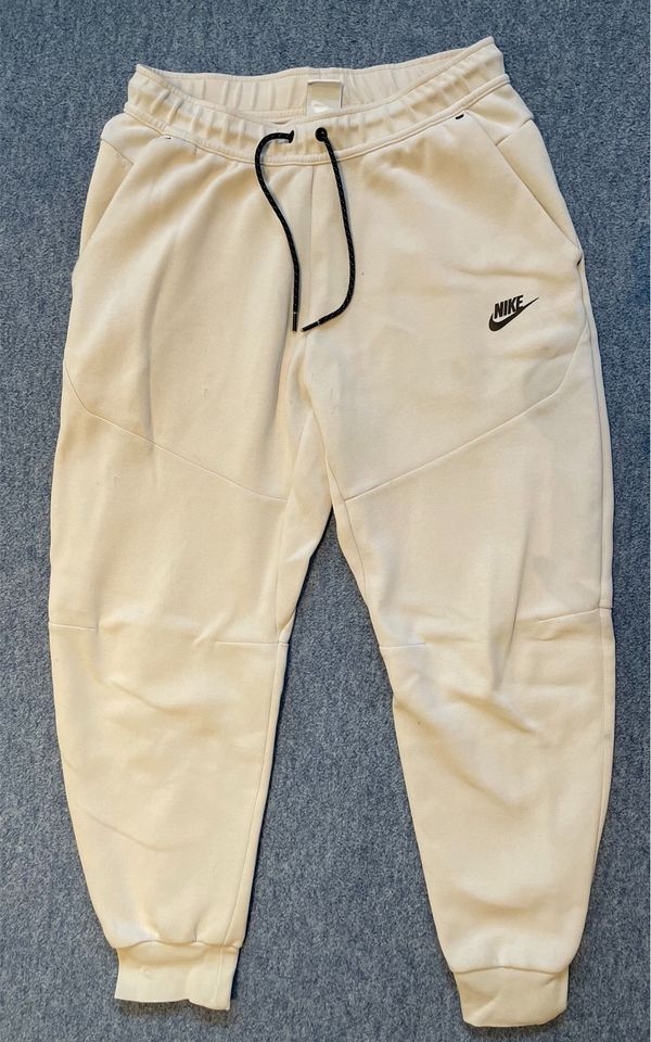 Nike Tech fleece Hose Beige in Frankfurt am Main