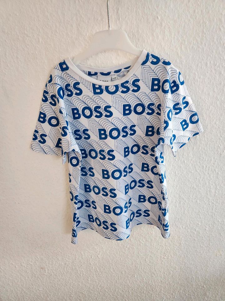 Boss Tshirt in Größe 114 in Hamburg