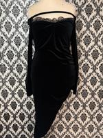 Extravagantes kleid mit spitzen detalis und asymmetrischer  form Hessen - Hanau Vorschau