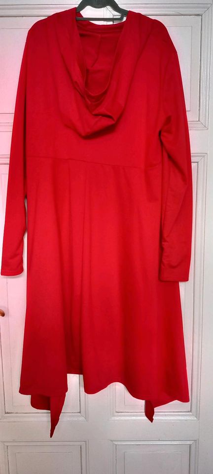 Kleid mit Kapute rot Gr.48 in Perleberg