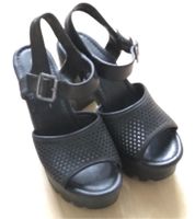 Damen Schuhe,Sandalen,mit Plateau Retro,vintage G,38 Nordrhein-Westfalen - Herne Vorschau