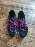 Asics Turnschuhe, Sneakers, Laufschuhe in Grösse 38 Berlin - Friedenau Vorschau