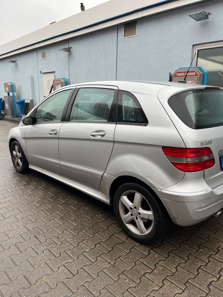 Mercedes Benz B200 in Berlin