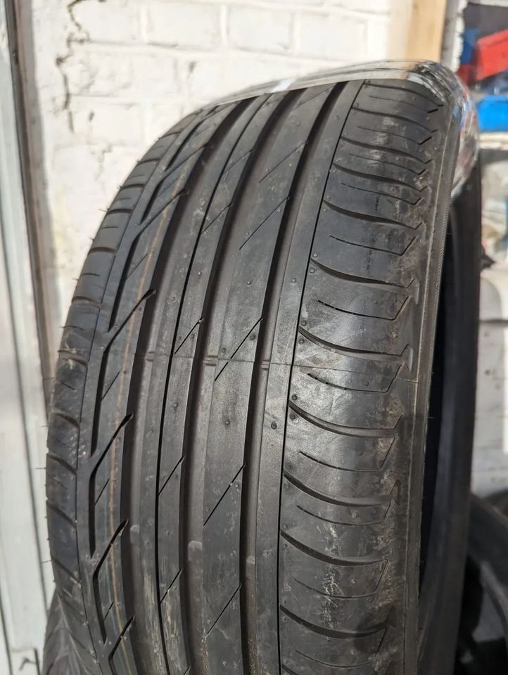 Neu/Demo! 4x Sommerreifen 225/50 R18 95W Bridgestone DOT 5218 in Dornstadt