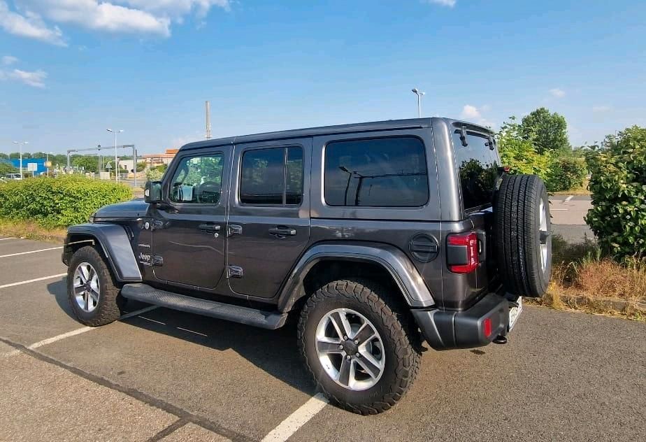 Jeep Wrangler Sahara 2021 Garantie Inspektion neu in Erfurt