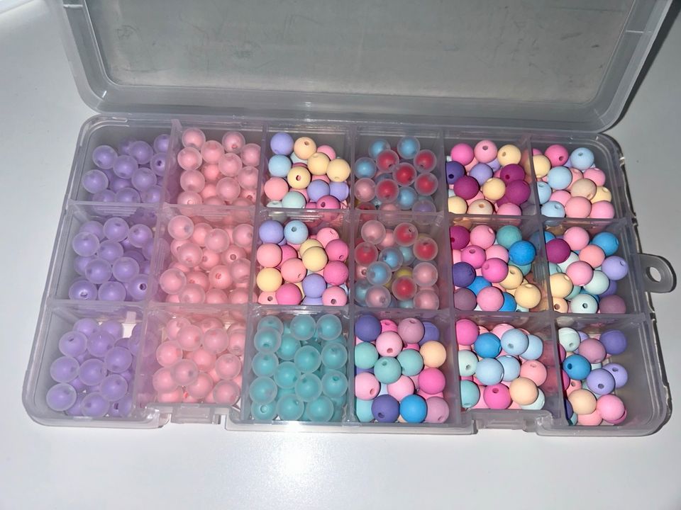 Perlen, Matt und Pastellfarbend, 10 mm, in Box, Neu in Heikendorf