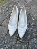 Brautschuhe Pumps Goldmarie Gr. 39 ivory Niedersachsen - Uetze Vorschau