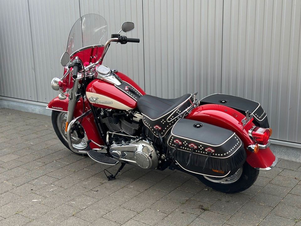 Harley-Davidson Hydra-Glide Revival *Nr. 1304 von 1750* in Oberhaid