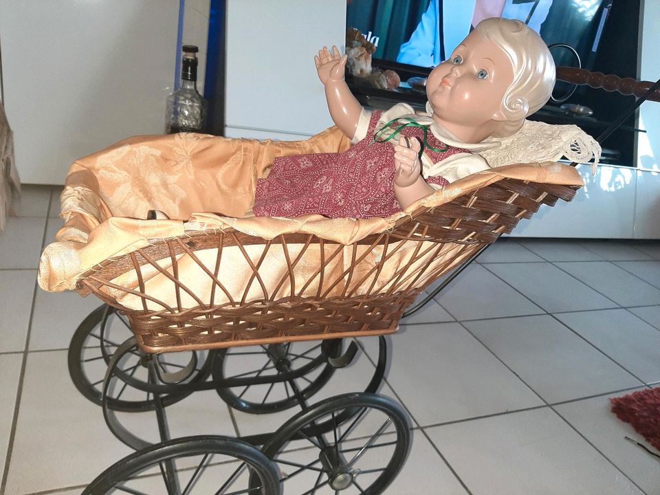 Puppenwagen Antik in Gangelt