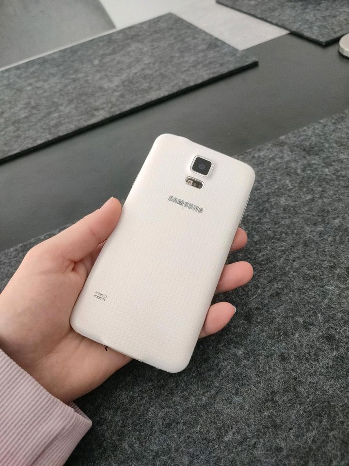 Samsung Galaxy S5 günstig abzugeben in Baindt