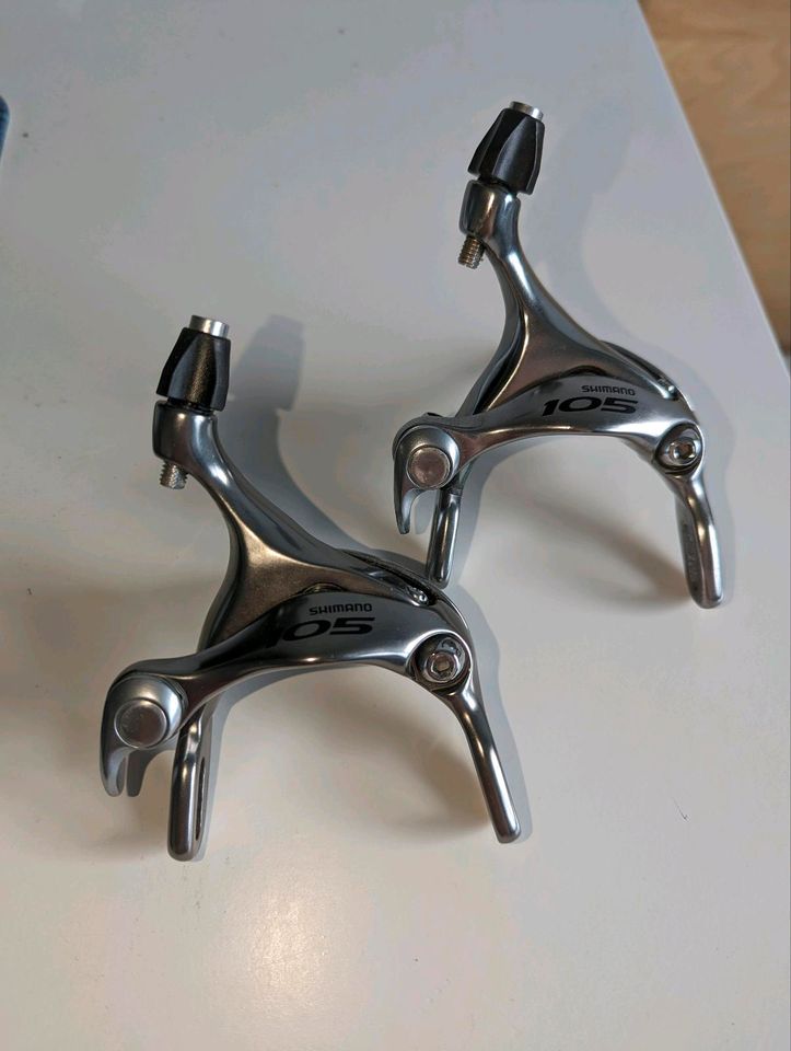 Shimano 105 BR 5600 Silber NEU in Göttingen