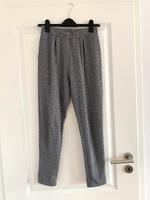 Pull & Bear gemütliche Stoffhose schwarz weiß kariert slim fit S Leipzig - Neulindenau Vorschau