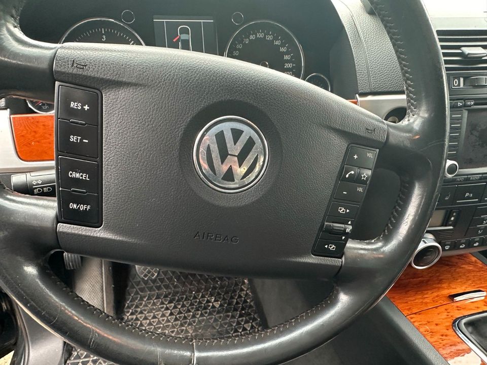 Volkswagen Touareg R5 TDI TüV 06/24 Klima Navi in Wertheim