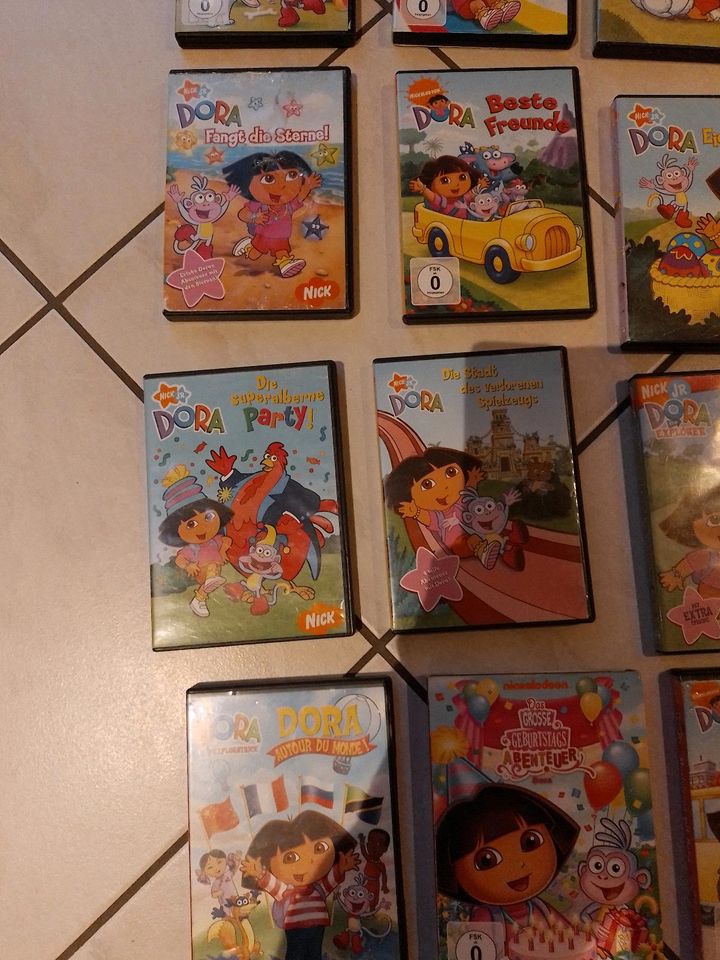 12 Dora the Explorer DVDs in Willich