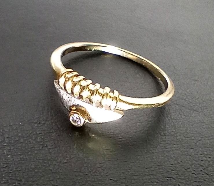 kleiner Designer Ring: Gelbgold mit Weißgold und Diamant, RG 51 in Leipzig