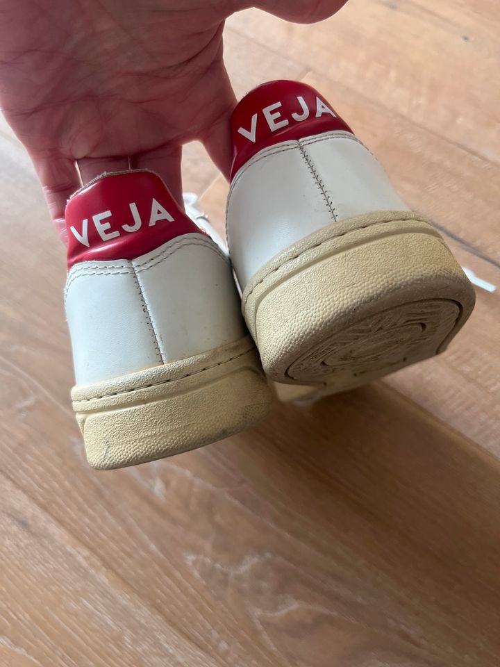 Veja Größe 37 Sneaker in Dinslaken