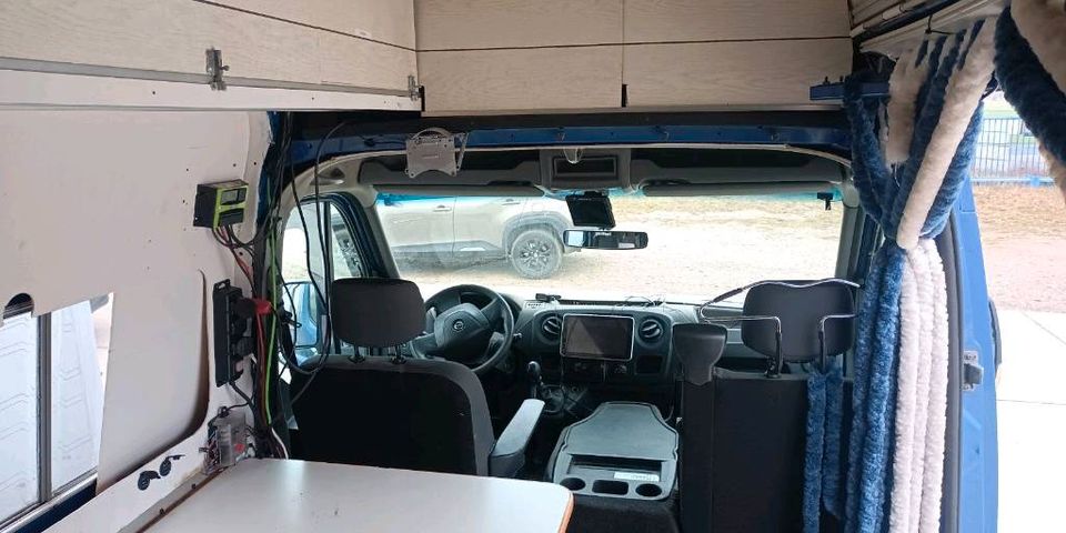 Wohnmobil Flex Camper Renntransporter, 5 Sitze , AHK 3t in Dessau-Roßlau