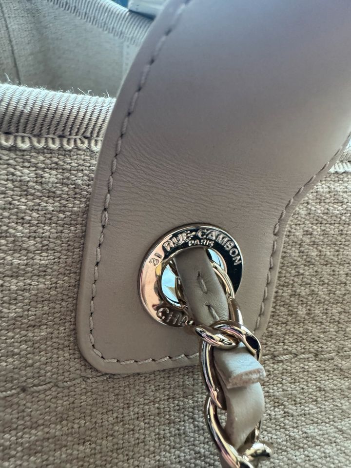 Chanel Deauville Tote Small Beige in Berlin