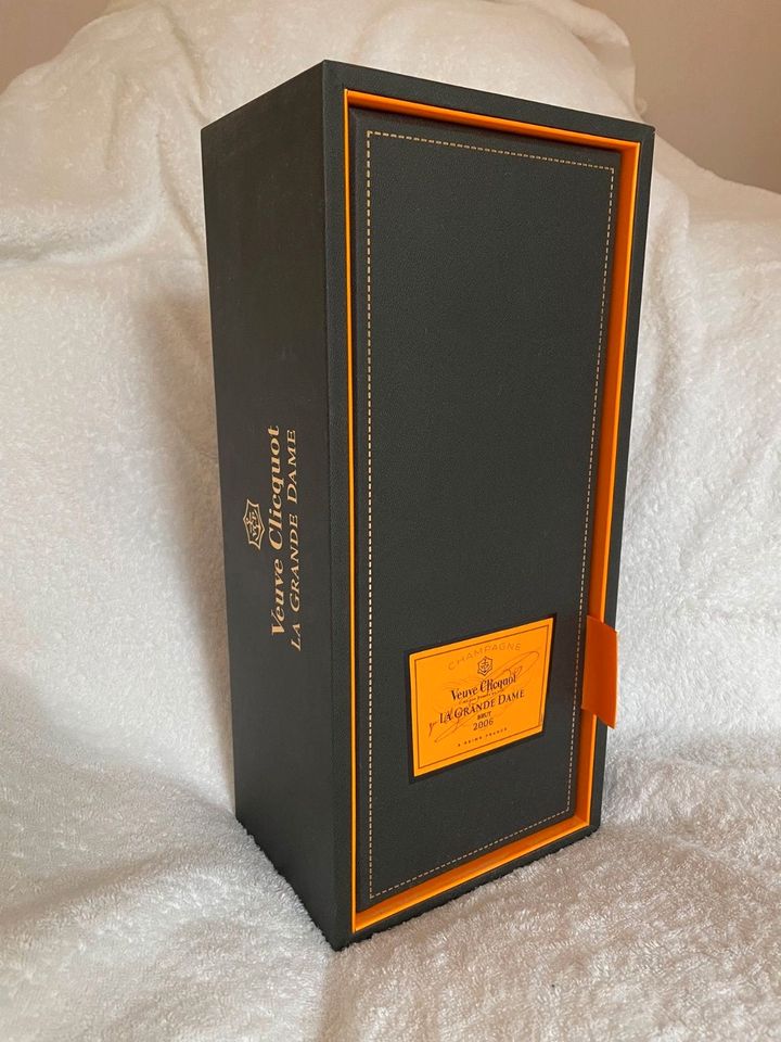 Veuve Clicquot La Grande Dame Geschenkbox leer 2006 Jahrgang in Hamburg